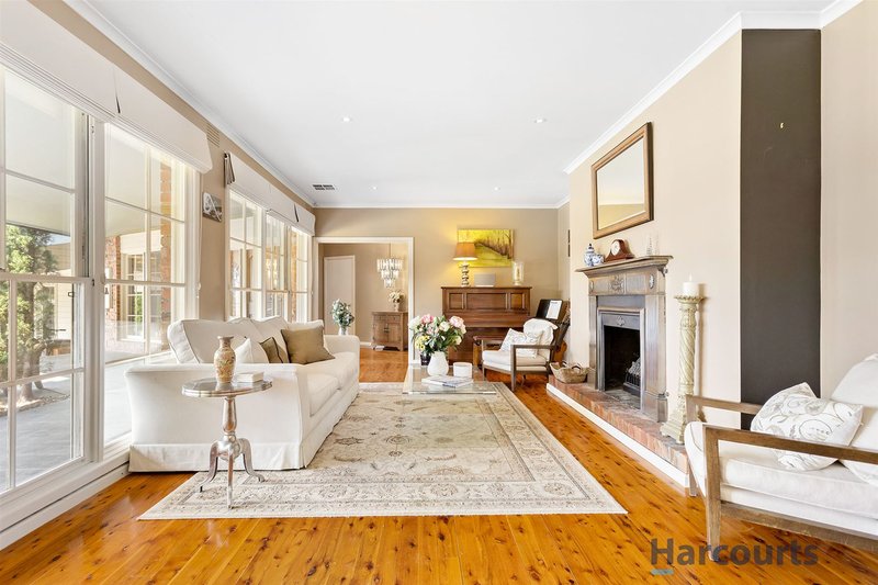 Photo - 3 Halcyon Drive, Wheelers Hill VIC 3150 - Image 3