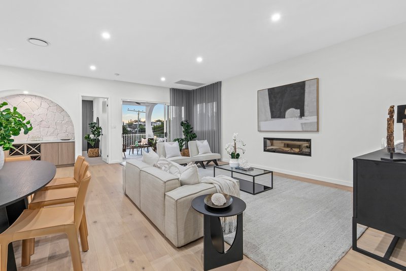 Photo - 3 Hall Avenue, Norman Park QLD 4170 - Image 4