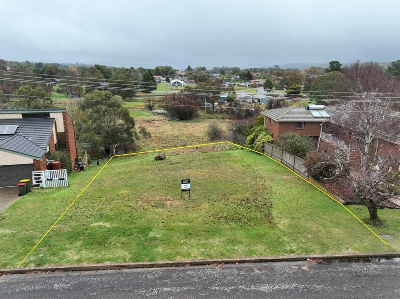 Photo - 3 Hall Crescent, Crookwell NSW 2583 - Image