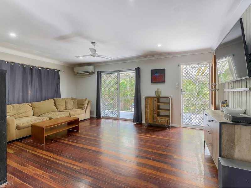 Photo - 3 Halton Street, Stafford Heights QLD 4053 - Image 3