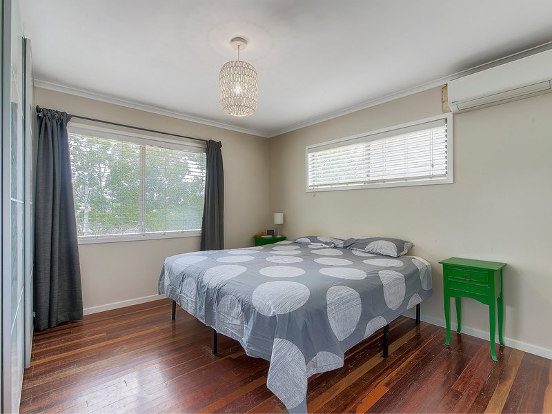 Photo - 3 Halton Street, Stafford Heights QLD 4053 - Image 10