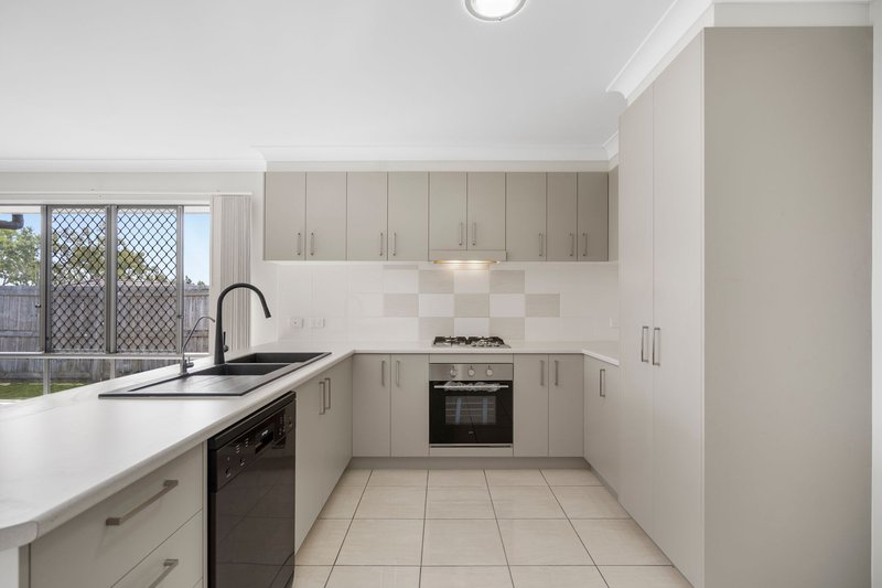 Photo - 3 Hamersly Street, Redbank Plains QLD 4301 - Image 4