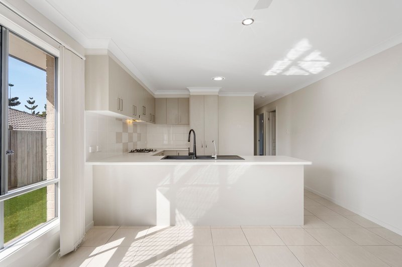 Photo - 3 Hamersly Street, Redbank Plains QLD 4301 - Image 5
