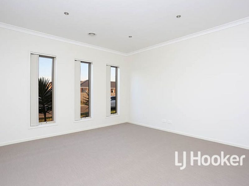 Photo - 3 Hamilton Street, Point Cook VIC 3030 - Image 7