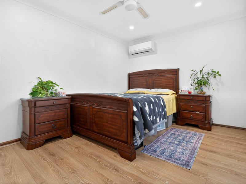 Photo - 3 Hanlon Close, Minto NSW 2566 - Image 5