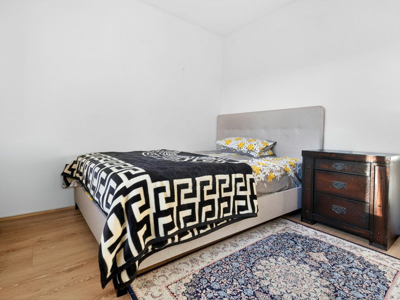 Photo - 3 Hanlon Close, Minto NSW 2566 - Image 6