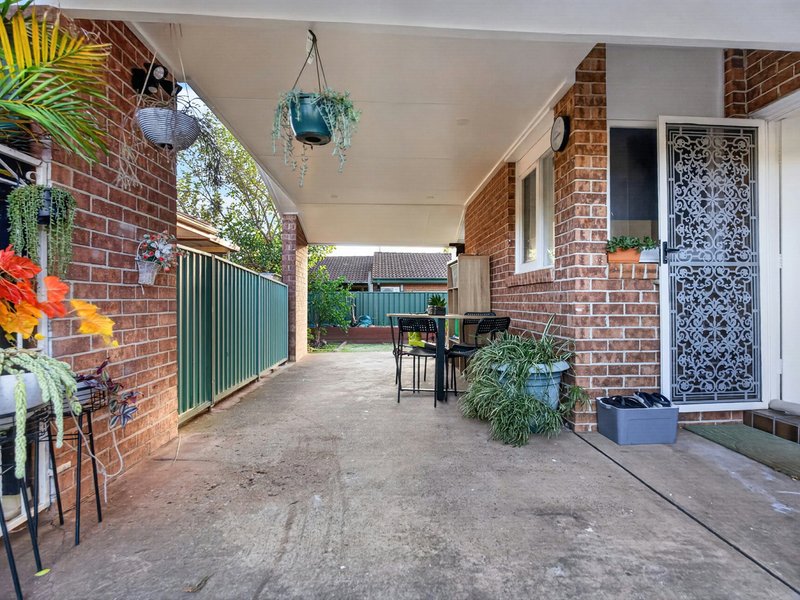 Photo - 3 Hanlon Close, Minto NSW 2566 - Image 11