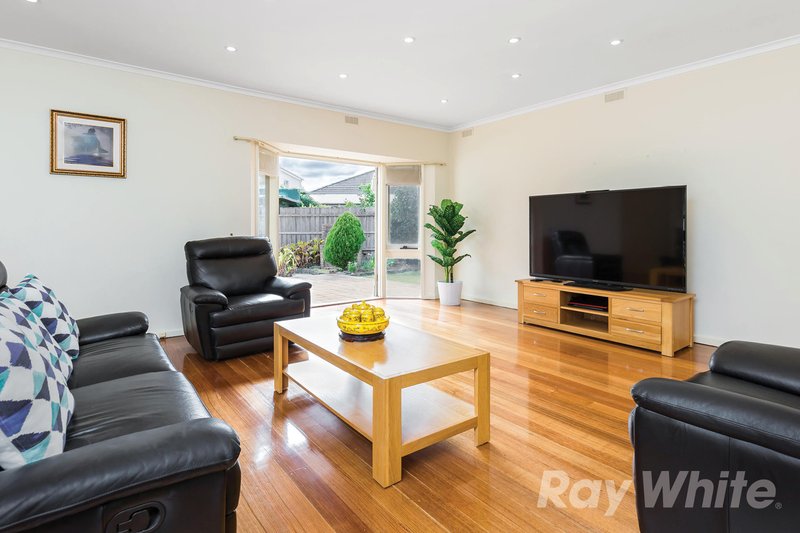 Photo - 3 Harber Court, Glen Waverley VIC 3150 - Image 2