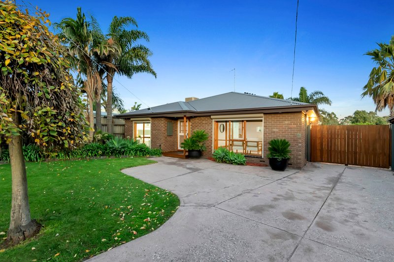 Photo - 3 Harper Close, Craigieburn VIC 3064 - Image 2