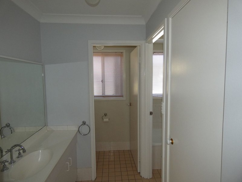 Photo - 3 Harwood Circuit, Glenmore Park NSW 2745 - Image 7