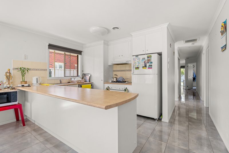 Photo - 3 Haslam Lane, Caroline Springs VIC 3023 - Image 6