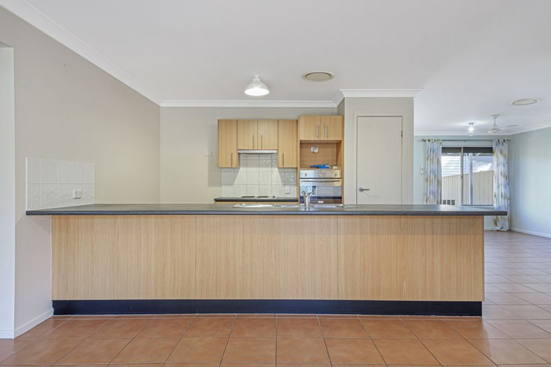 Photo - 3 Hatia Grove, Ferny Grove QLD 4055 - Image 2