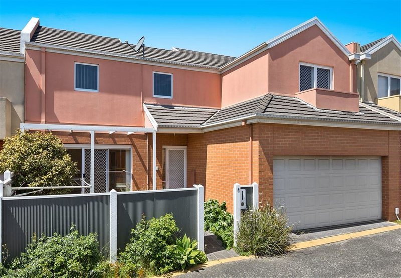 Photo - 3 Hawthorn Way, Glen Waverley VIC 3150 - Image 2