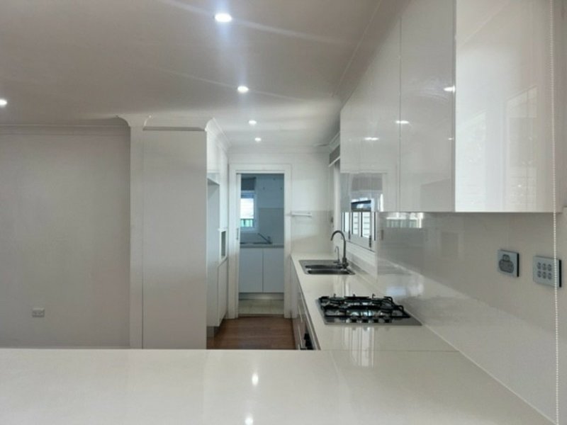 Photo - 3 Hay Close, St Clair NSW 2759 - Image 3