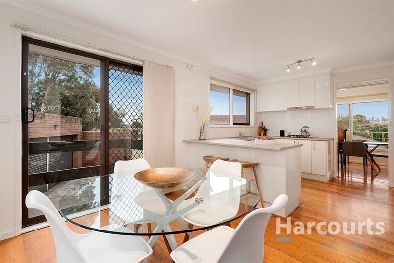 Photo - 3 Hazelwood Court, Bundoora VIC 3083 - Image 2