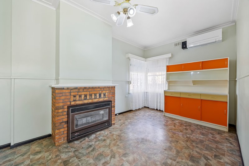 Photo - 3 Head Street, Wendouree VIC 3355 - Image 5