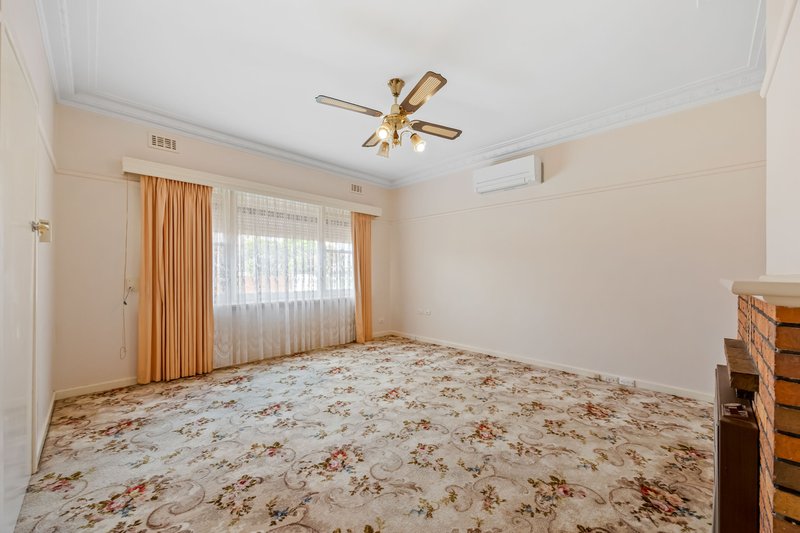 Photo - 3 Head Street, Wendouree VIC 3355 - Image 10