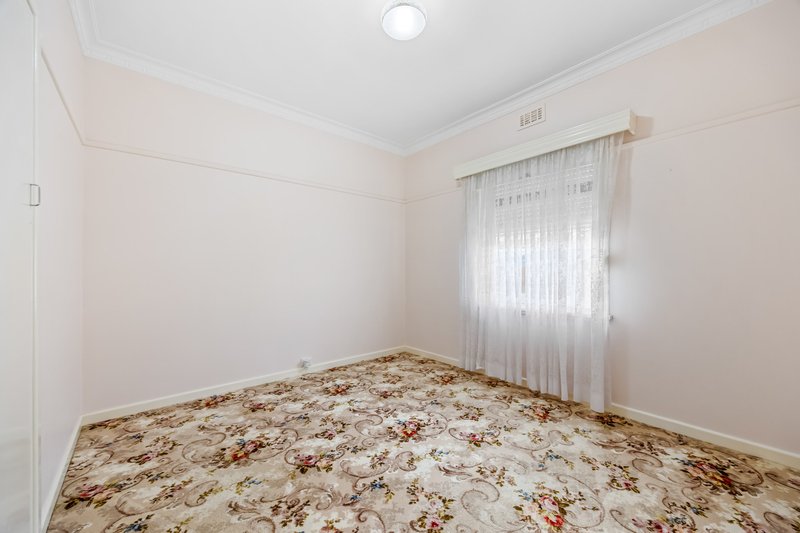 Photo - 3 Head Street, Wendouree VIC 3355 - Image 12