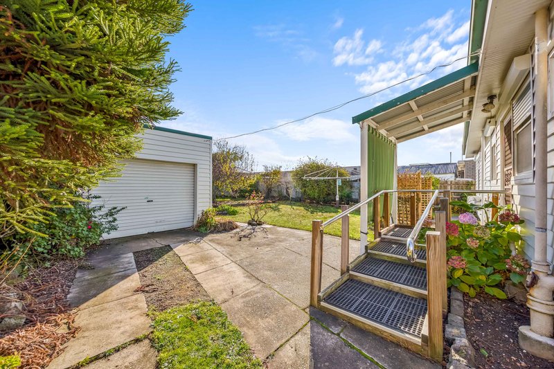 Photo - 3 Head Street, Wendouree VIC 3355 - Image 16
