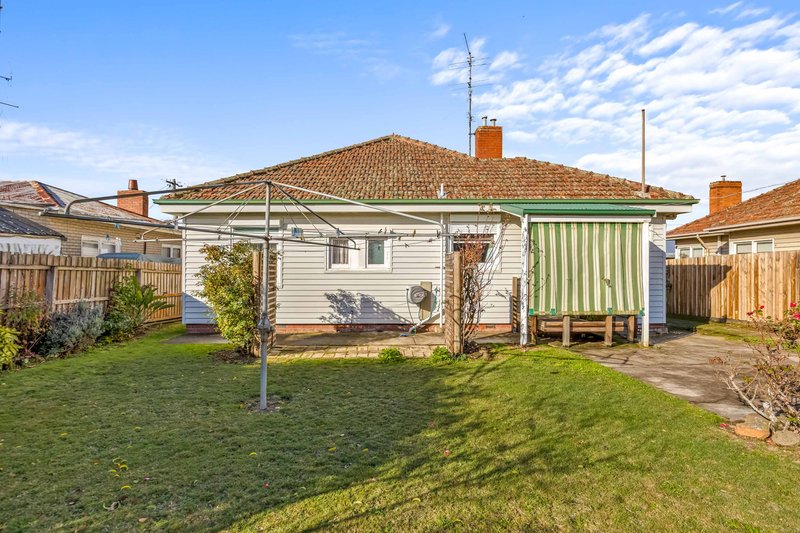 Photo - 3 Head Street, Wendouree VIC 3355 - Image 19