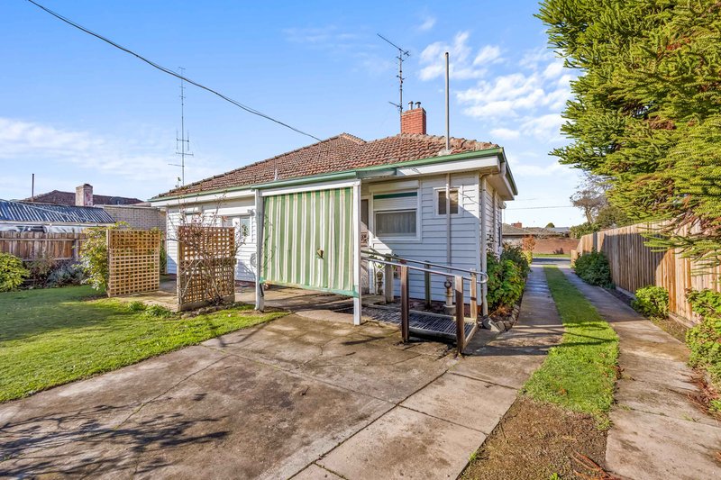 Photo - 3 Head Street, Wendouree VIC 3355 - Image 20