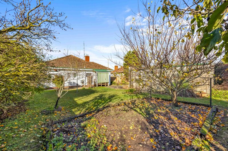 Photo - 3 Head Street, Wendouree VIC 3355 - Image 22