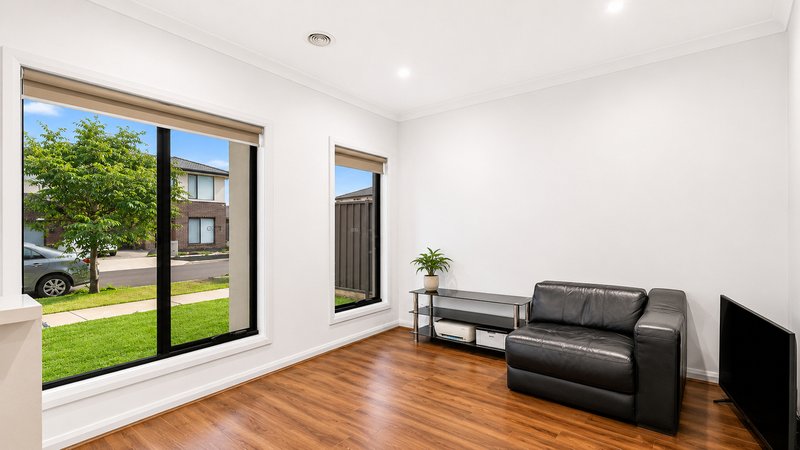 Photo - 3 Headingley Grove, Strathtulloh VIC 3338 - Image 2