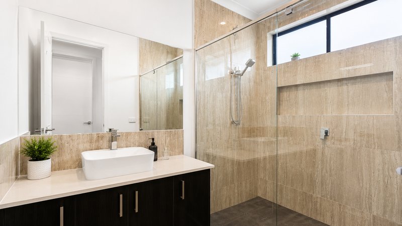 Photo - 3 Headingley Grove, Strathtulloh VIC 3338 - Image 4