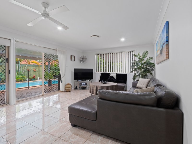 Photo - 3 Heatherton Street, Robina QLD 4226 - Image 6