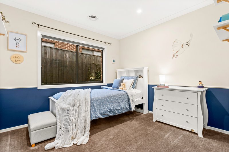 Photo - 3 Hedgevale Drive, Officer VIC 3809 - Image 11