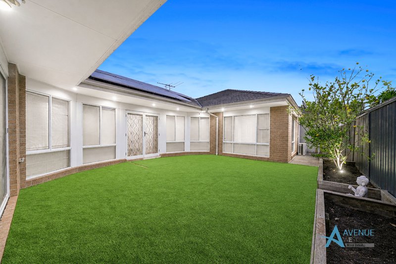 Photo - 3 Hele Close, Caroline Springs VIC 3023 - Image 17