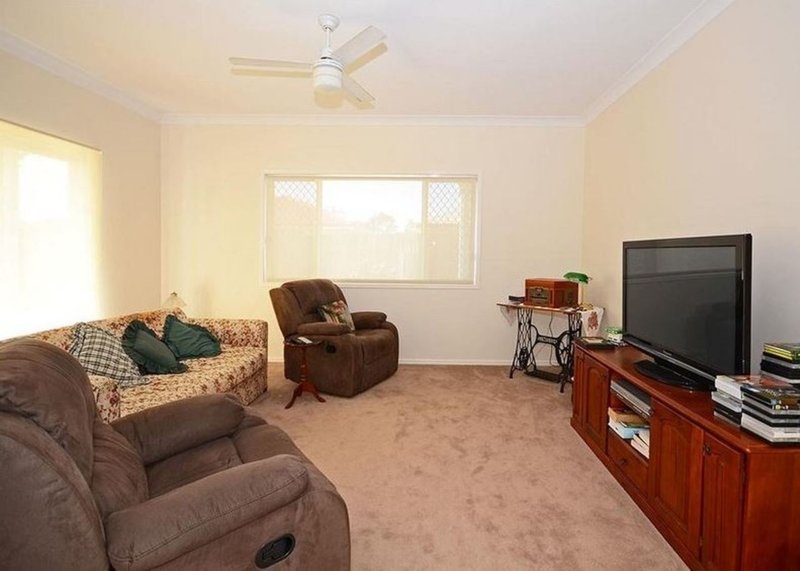 Photo - 3 Helm Street, Toogoom QLD 4655 - Image 6