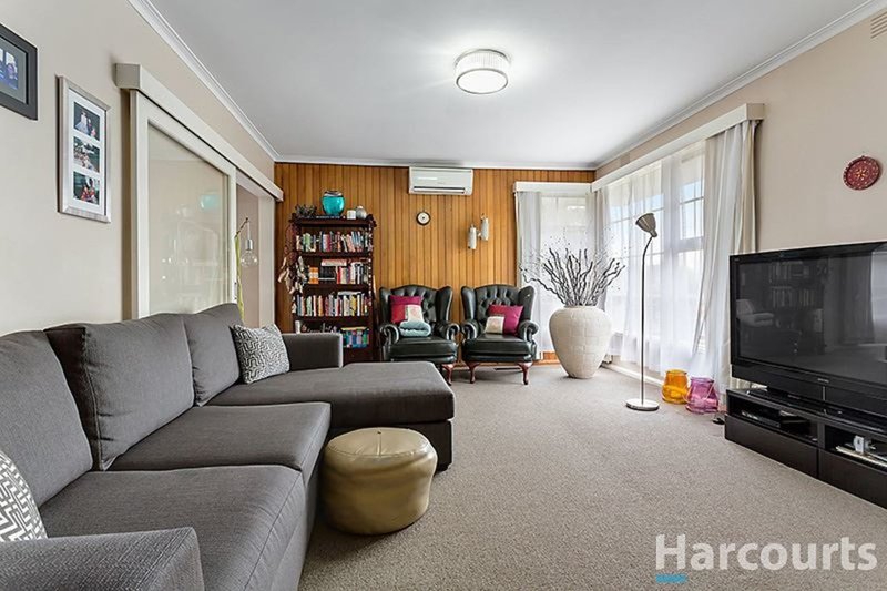 Photo - 3 Hend Street, Mount Waverley VIC 3149 - Image 4