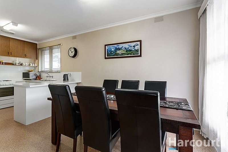 Photo - 3 Hend Street, Mount Waverley VIC 3149 - Image 5