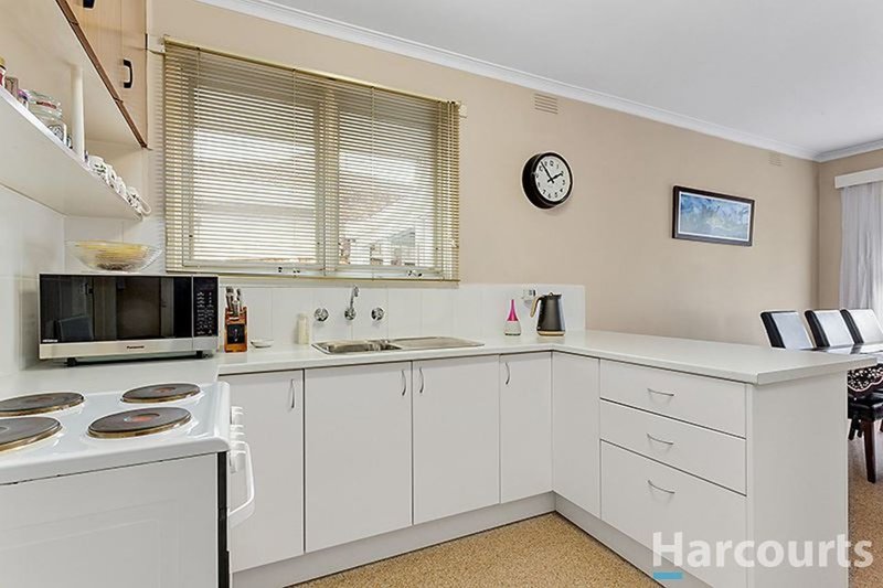 Photo - 3 Hend Street, Mount Waverley VIC 3149 - Image 6