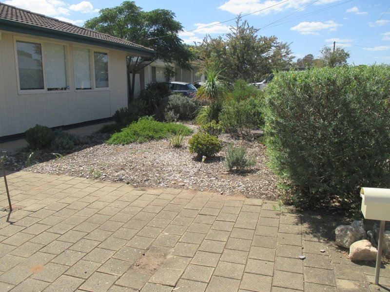 Photo - 3 Hennig St , Murray Bridge SA 5253 - Image 4