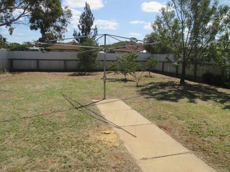 Photo - 3 Hennig St , Murray Bridge SA 5253 - Image 5