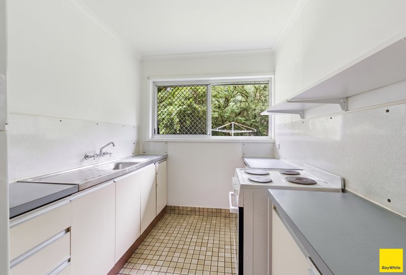 Photo - 3 Hepburn Street, White Rock QLD 4868 - Image 4