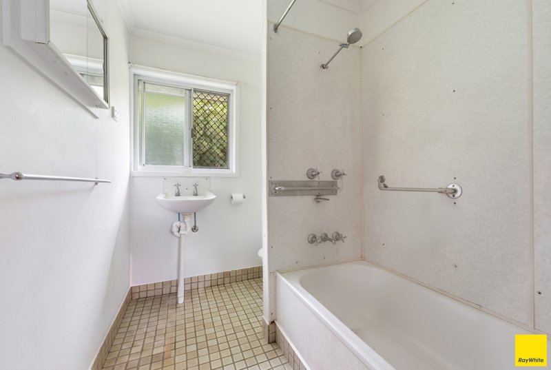 Photo - 3 Hepburn Street, White Rock QLD 4868 - Image 7