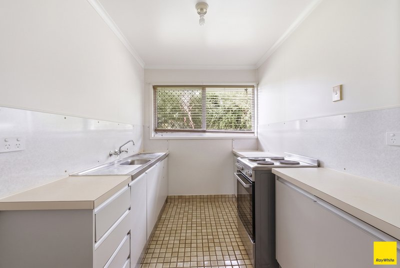 Photo - 3 Hepburn Street, White Rock QLD 4868 - Image 13