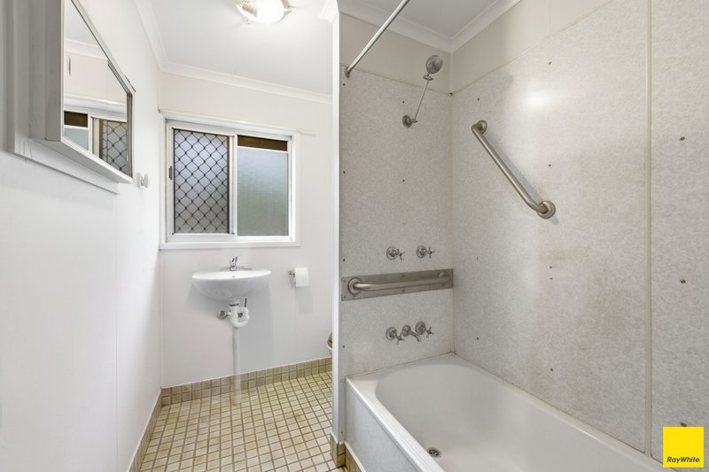 Photo - 3 Hepburn Street, White Rock QLD 4868 - Image 16