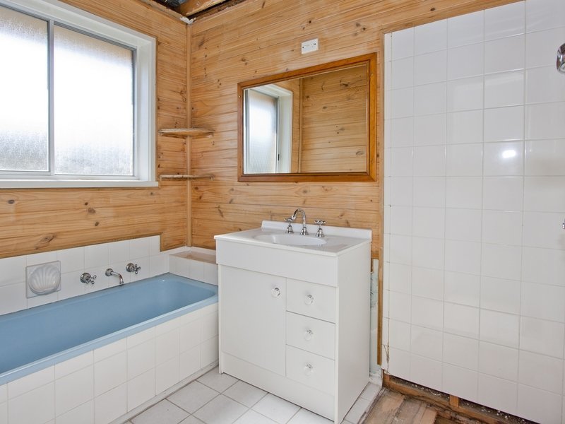 Photo - 3 Herbert Avenue, Hoppers Crossing VIC 3029 - Image 2