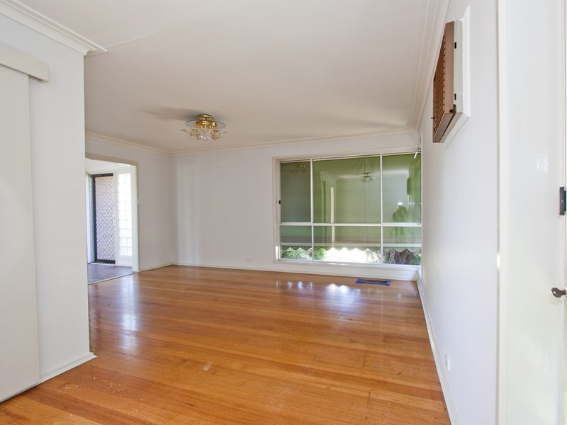 Photo - 3 Herbert Avenue, Hoppers Crossing VIC 3029 - Image 4