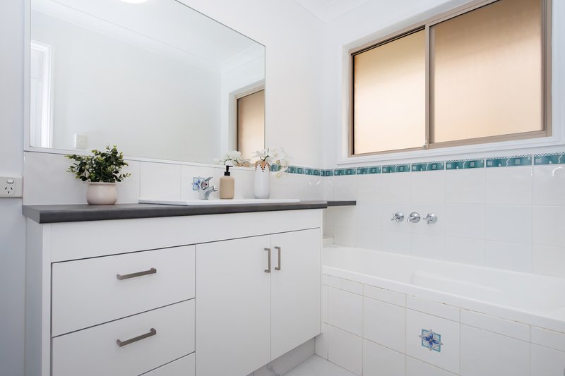 Photo - 3 Heron Crescent, Springfield QLD 4300 - Image 16