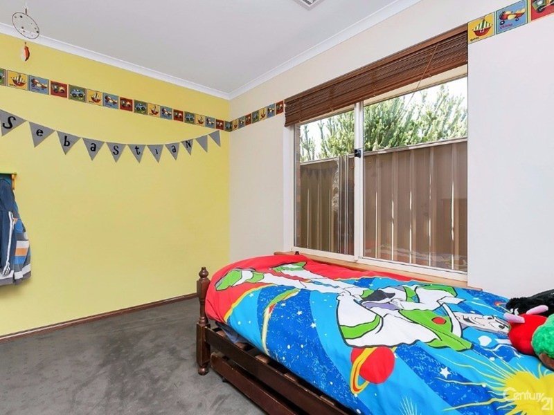 Photo - 3 Hertford Place, Noarlunga Downs SA 5168 - Image 4