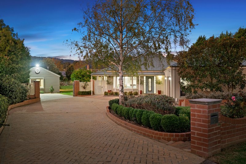 3 Hester Place, Lysterfield VIC 3156