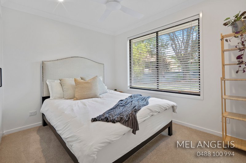 Photo - 3 Heywood Place, Helensvale QLD 4212 - Image 13