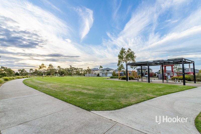 Photo - 3 Hiddleston Court, Cranbourne West VIC 3977 - Image 16