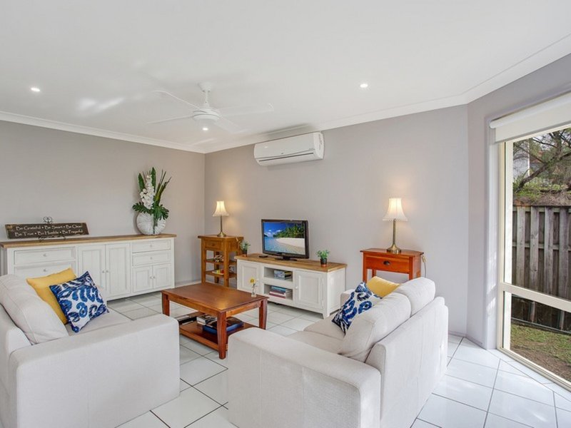 Photo - 3 Highbridge Rise, Mudgeeraba QLD 4213 - Image 3