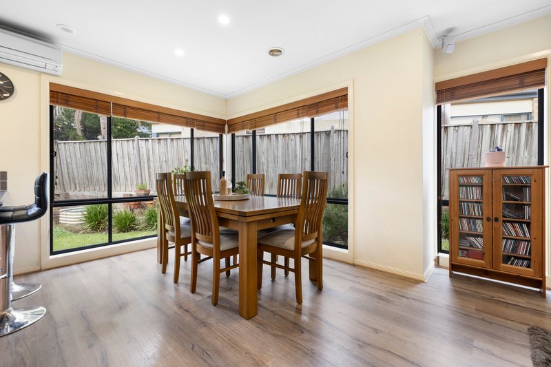 Photo - 3 Highgate Way, Rowville VIC 3178 - Image 8